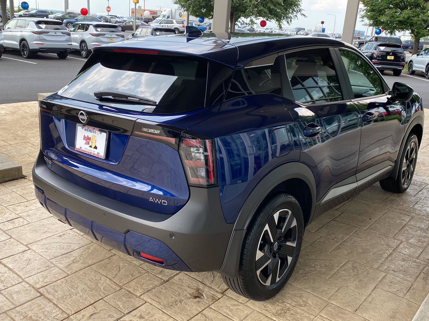 Certified 2025 Nissan Kicks SV AWD/4WD image 8