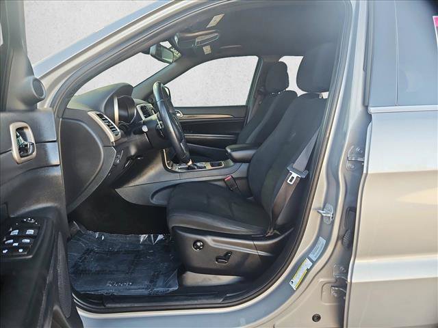 Used 2016 Jeep Grand Cherokee Laredo w/ Quick Order Package 23E AWD/4WD image 16