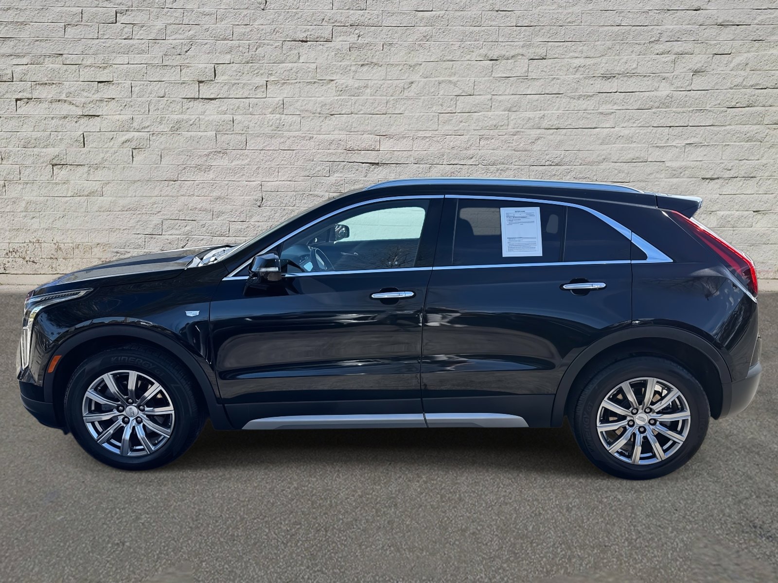 Used 2022 Cadillac XT4 Premium Luxury w/ Safety Alert Package image 8