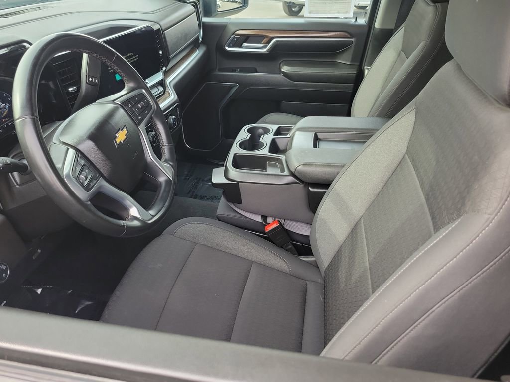 Used 2024 Chevrolet Silverado 2500 LT image 3