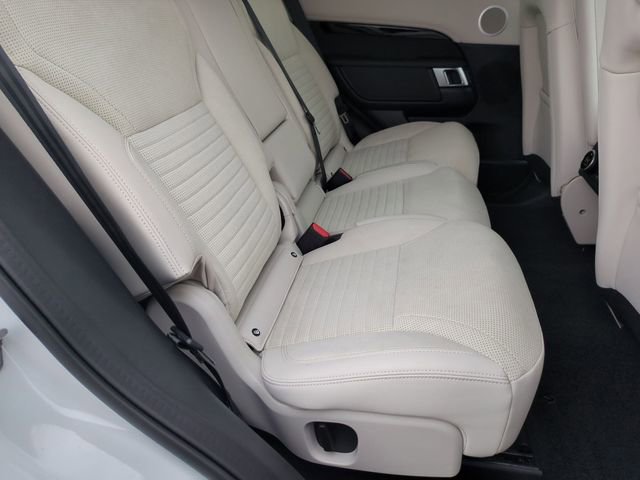 New 2026 Land Rover Discovery S image 17