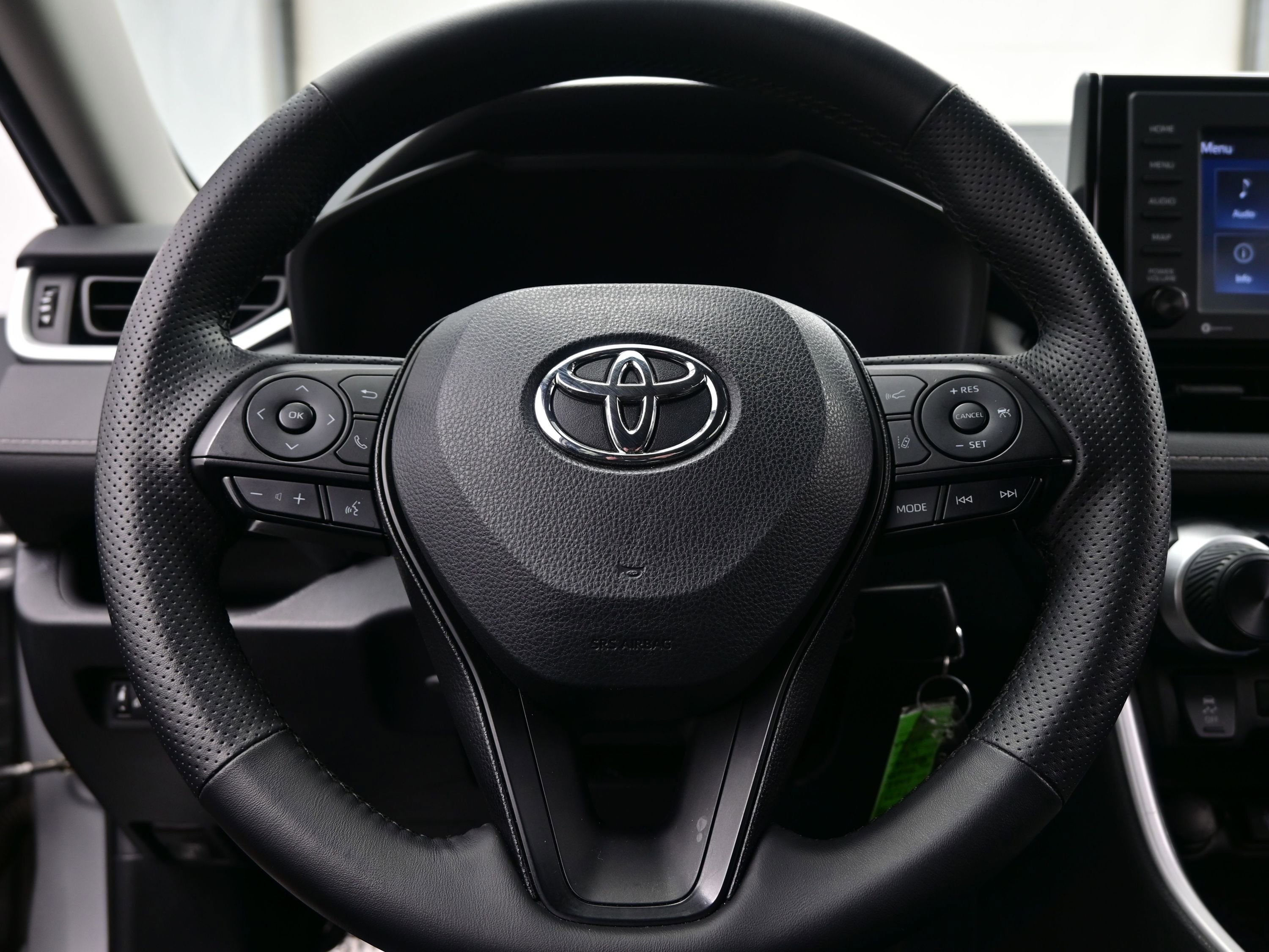 Used 2022 Toyota RAV4 LE AWD/4WD image 21