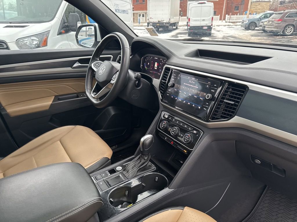 Used 2022 Volkswagen Atlas Cross Sport SE image 4