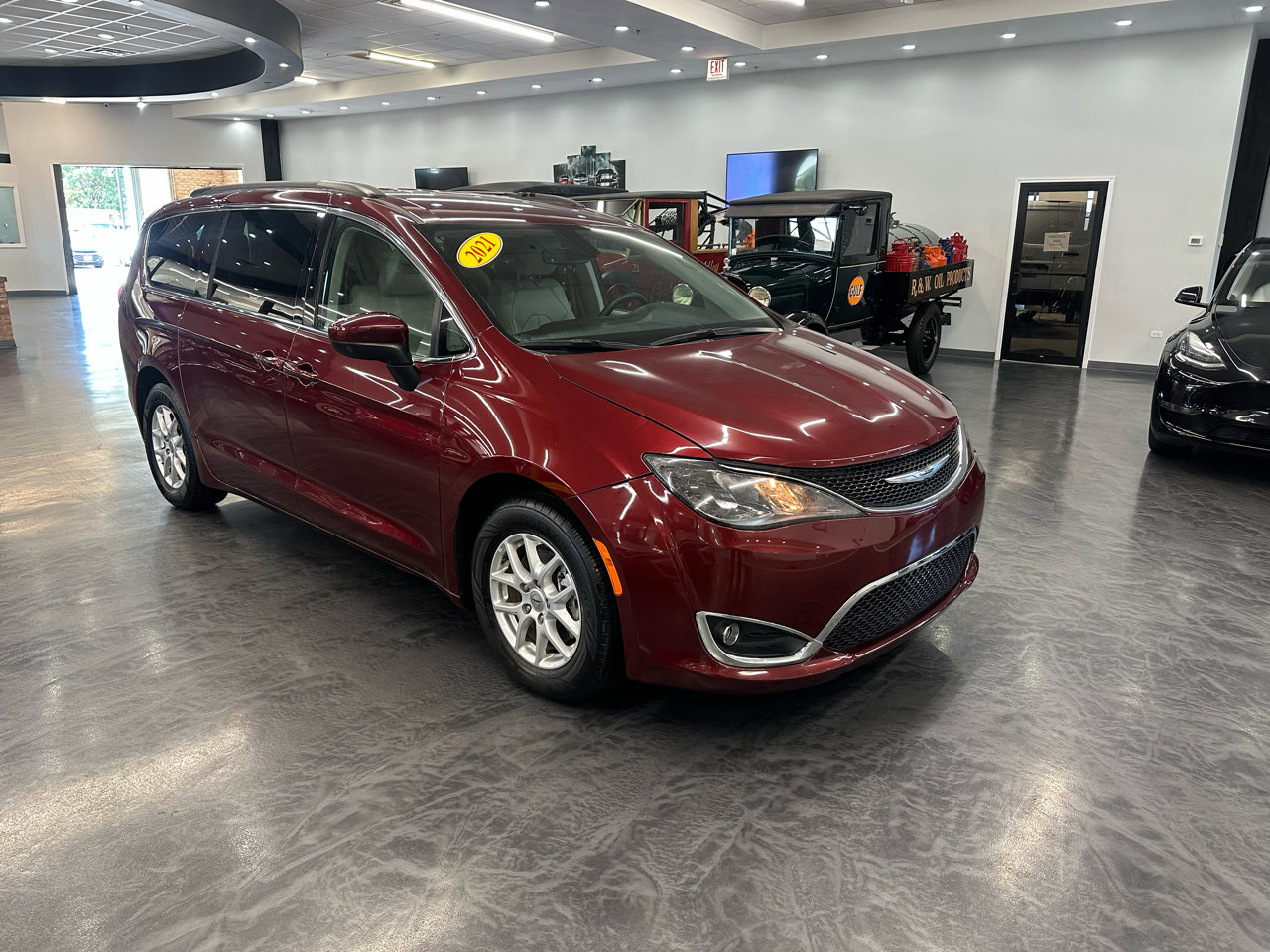 Used 2021 Chrysler Voyager Lxi image 3