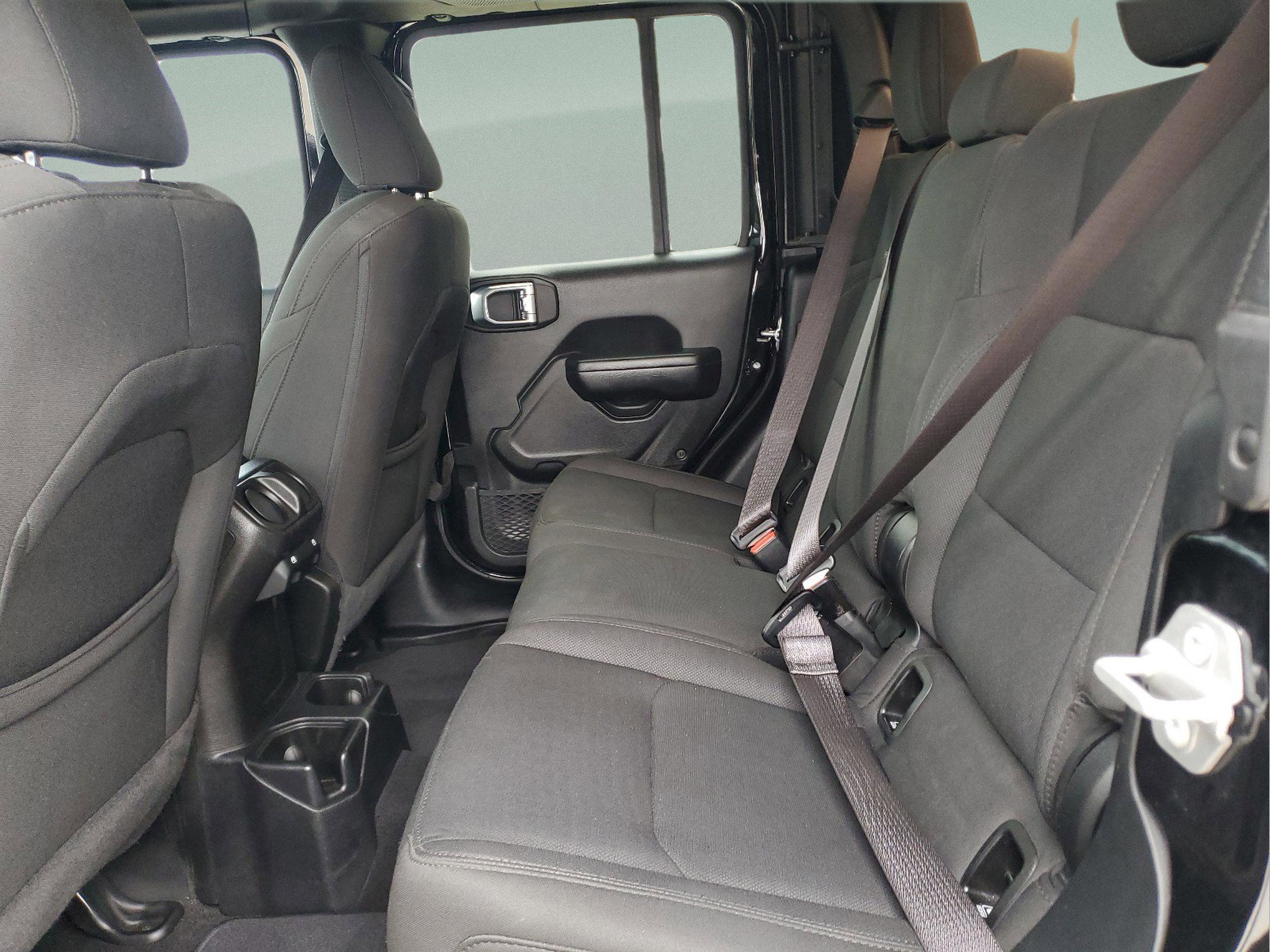 Used 2021 Jeep Gladiator Willys image 6