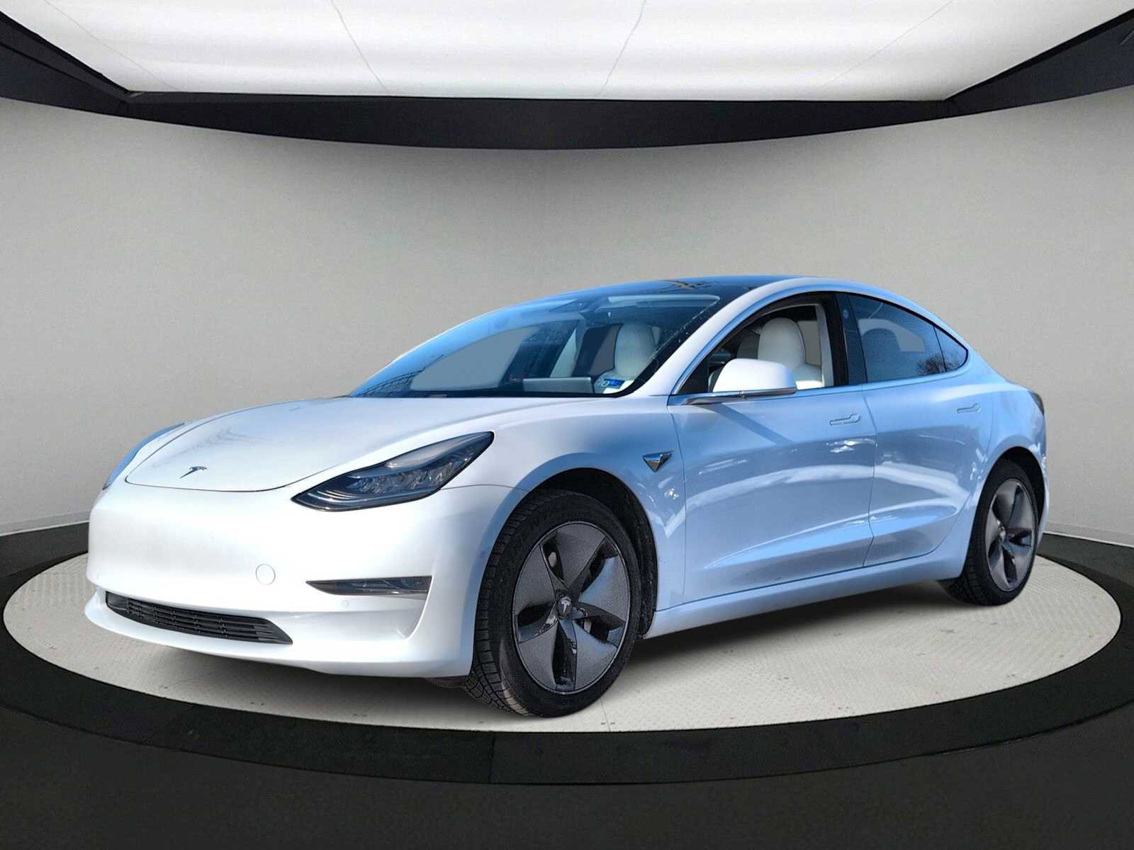 Used 2019 Tesla Model 3 Standard Range Plus image 4