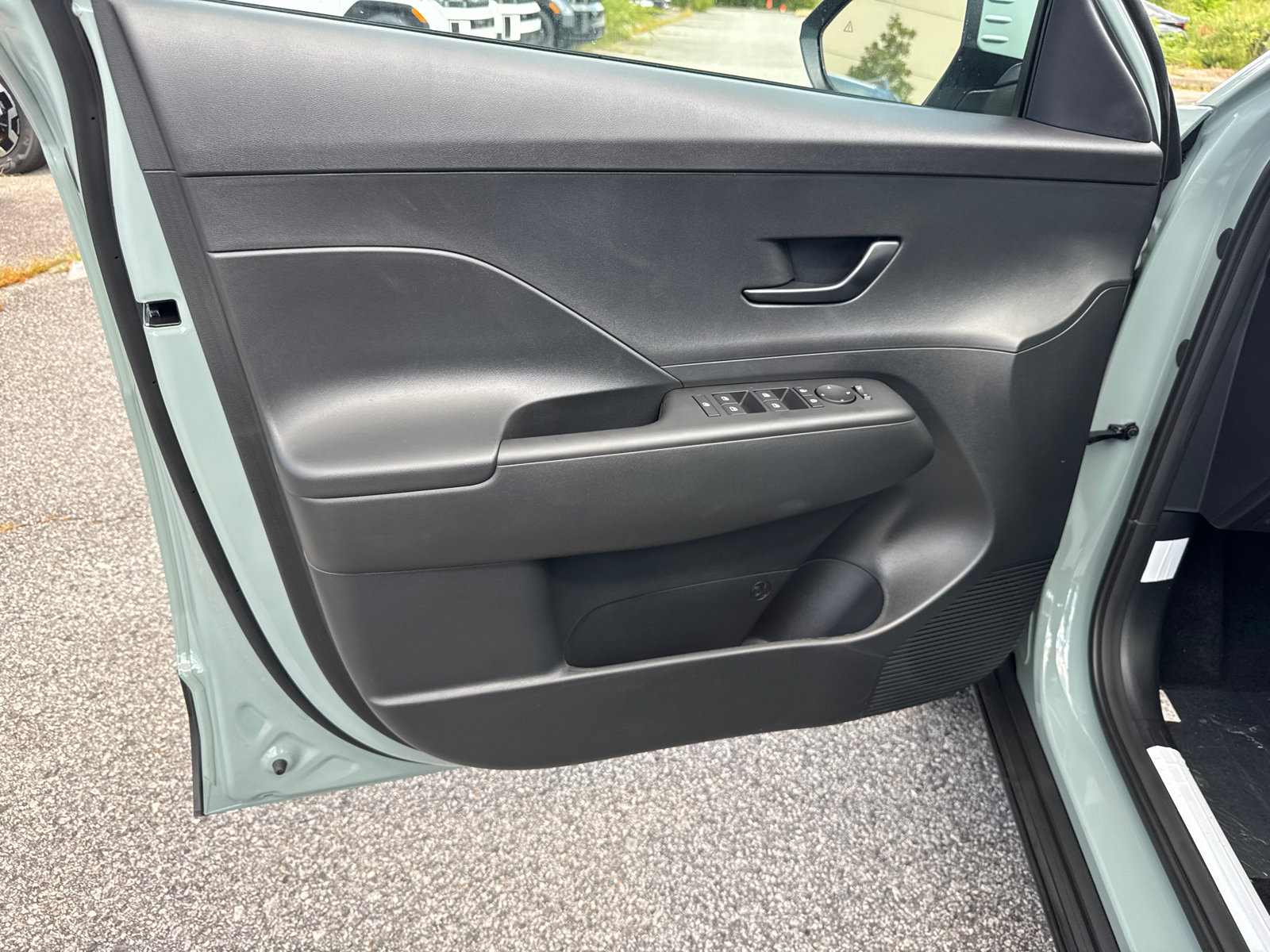New 2027 Hyundai Kona SE FWD image 11