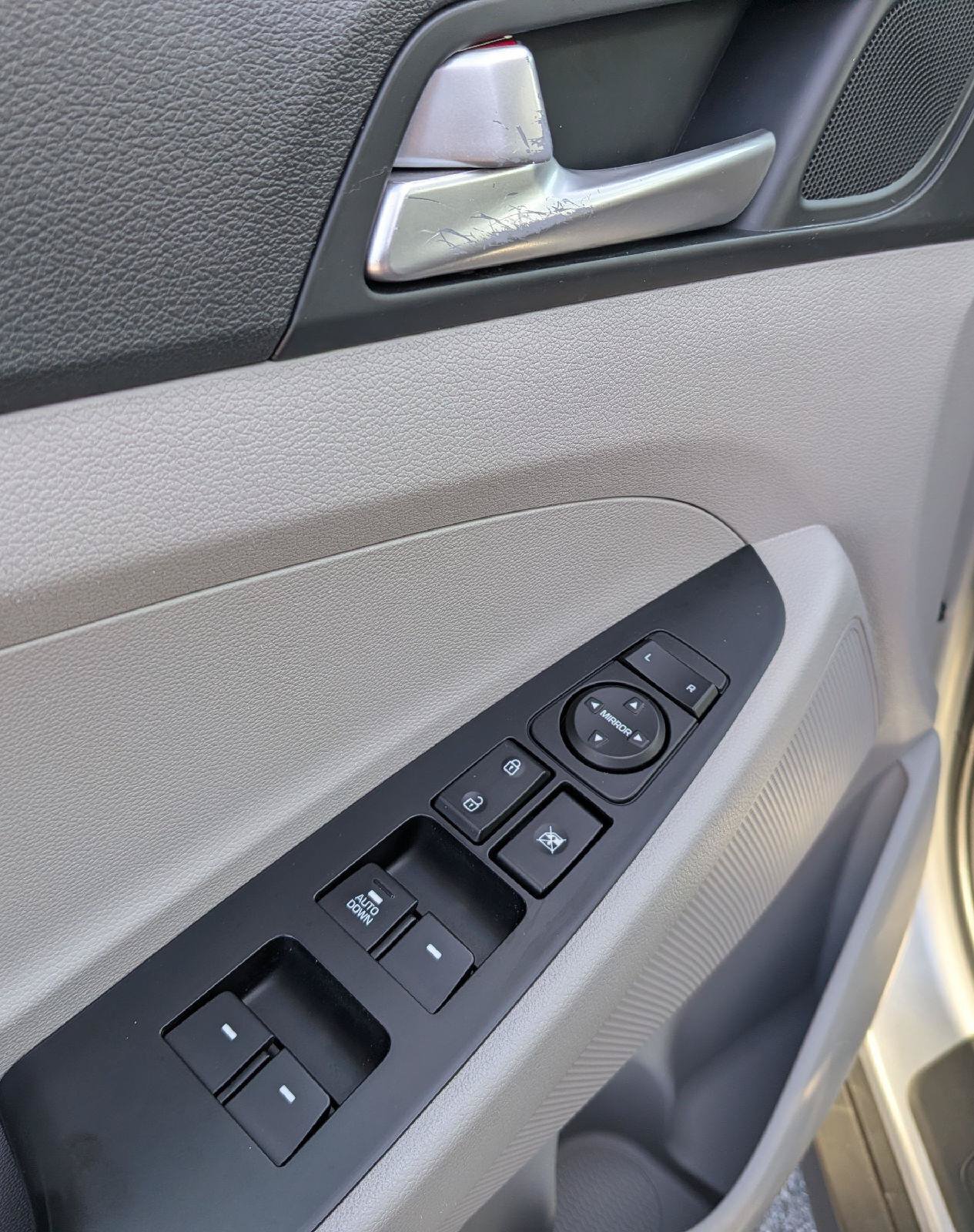 Used 2019 Hyundai Tucson SE AWD/4WD image 11