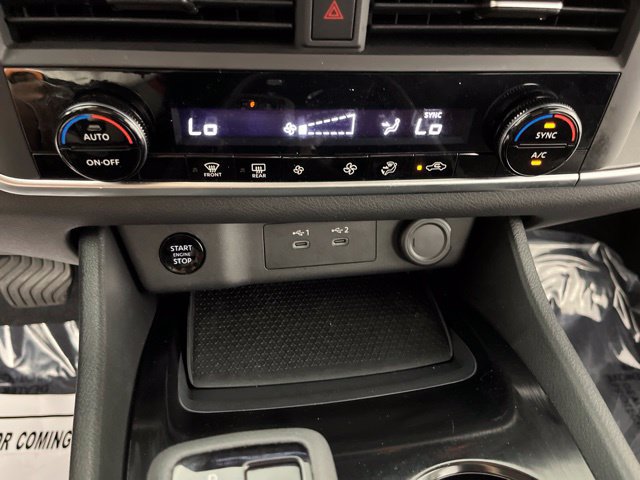 Certified 2026 Nissan Rogue SV FWD image 27