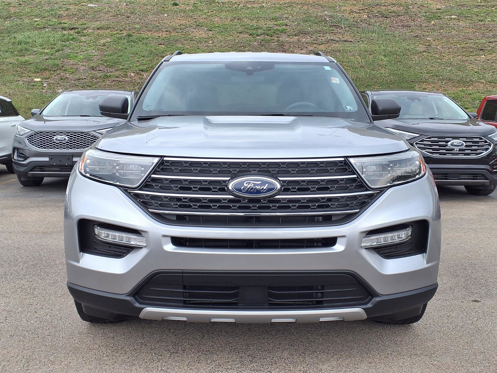 Used 2023 Ford Explorer XLT w/ Equipment Group 202A image 2