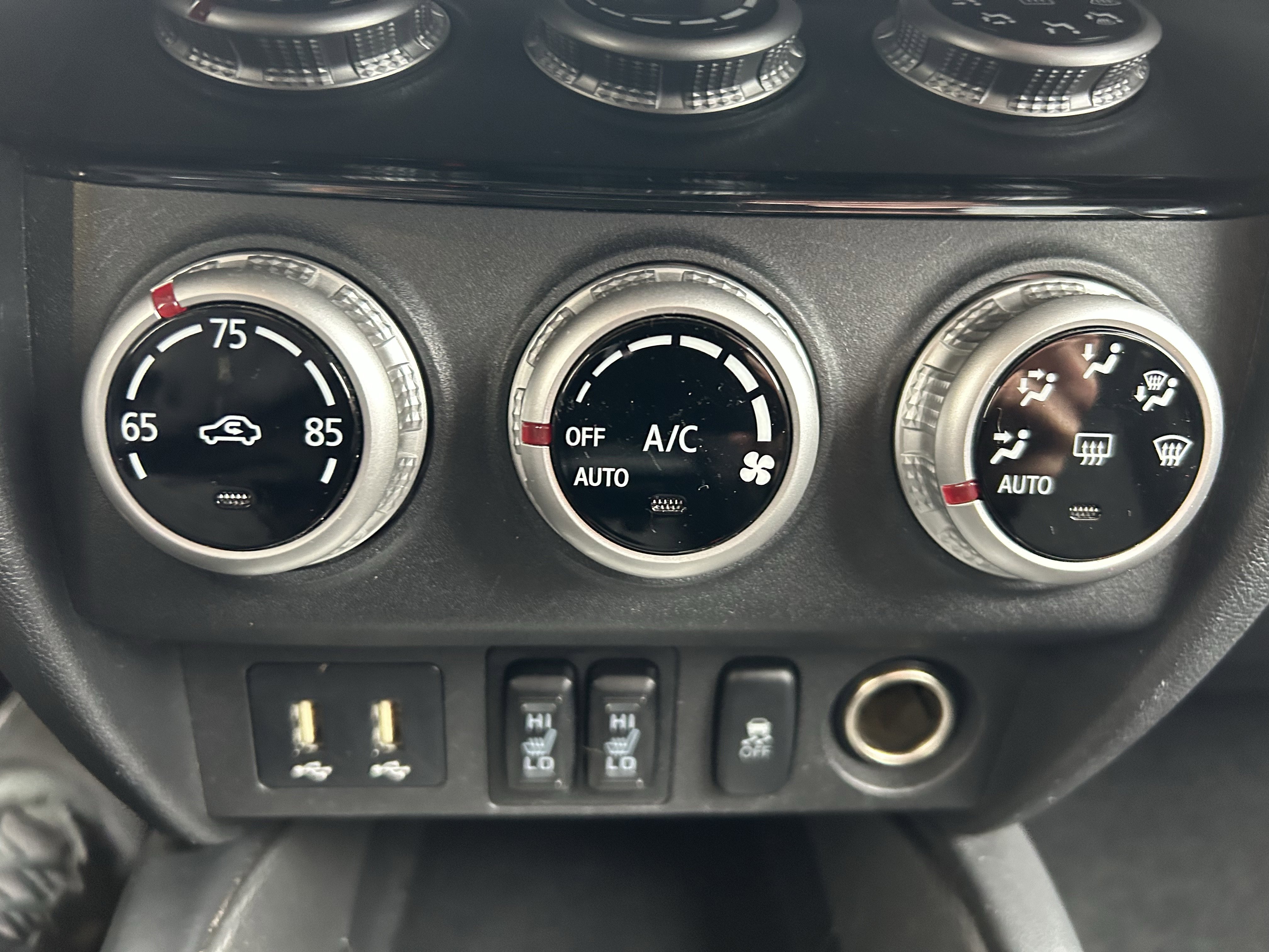 Used 2020 Mitsubishi Outlander Sport SE FWD image 27