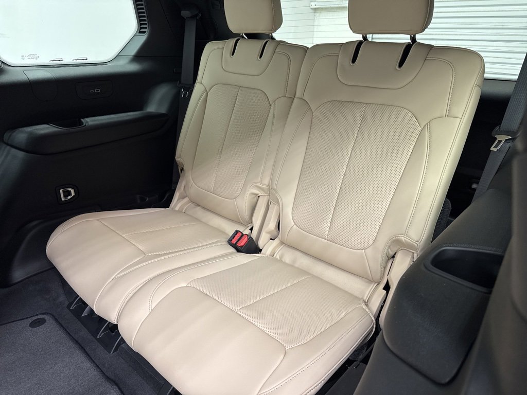 New 2025 Jeep Grand Cherokee L Limited w/ Luxury Tech Group II image 5