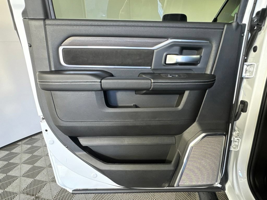 New 2027 RAM 5500 4x4 Crew Cab w/ Laramie Trim Package image 36