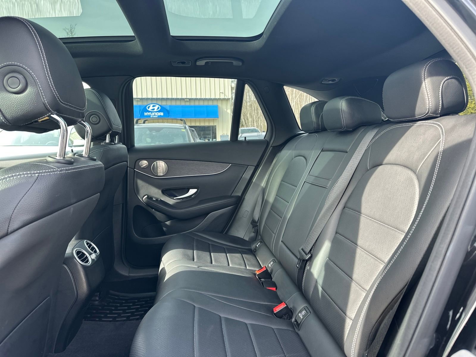 Used 2021 Mercedes-Benz GLC 300 4MATIC image 18