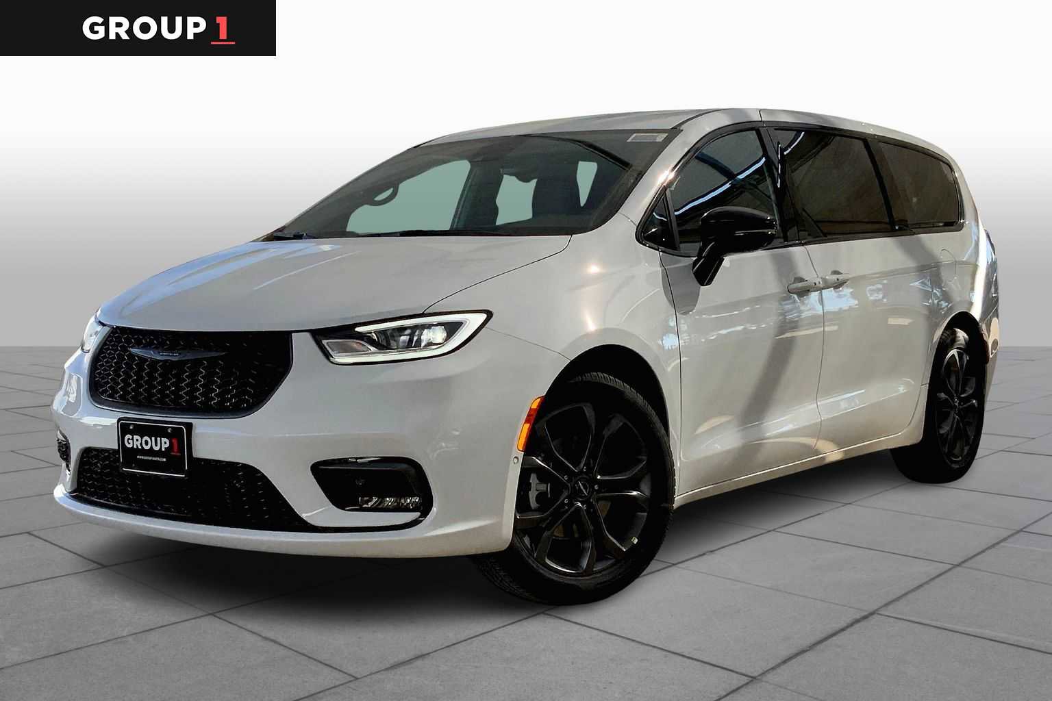 New 2026 Chrysler Pacifica Select