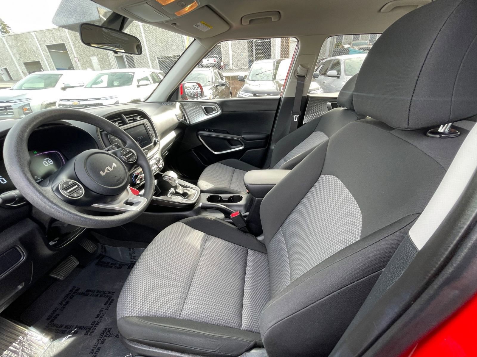 Used 2025 Kia Soul LX w/ LX Technology Package image 24