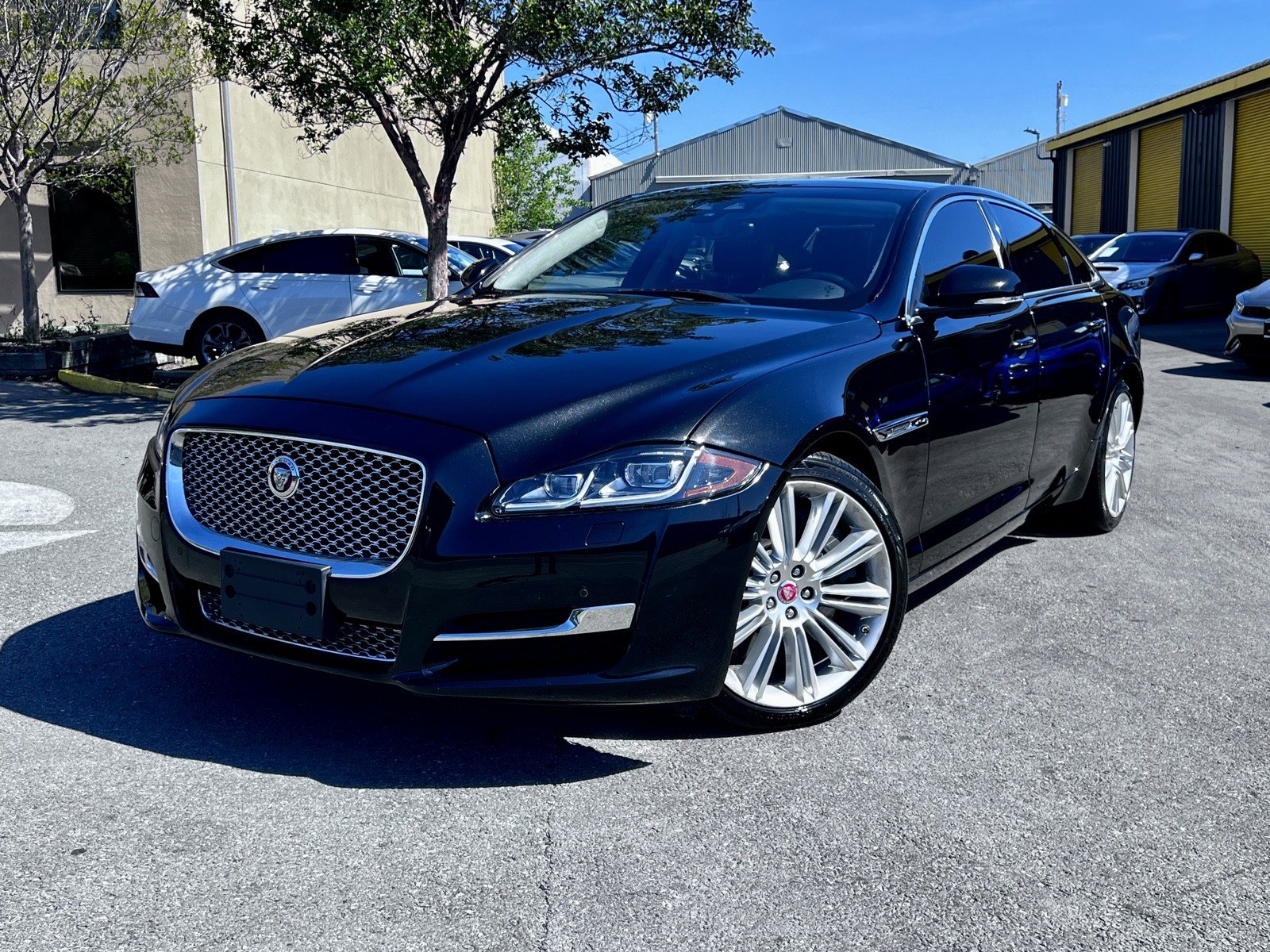 Used 2018 Jaguar XJ L Supercharged image 2