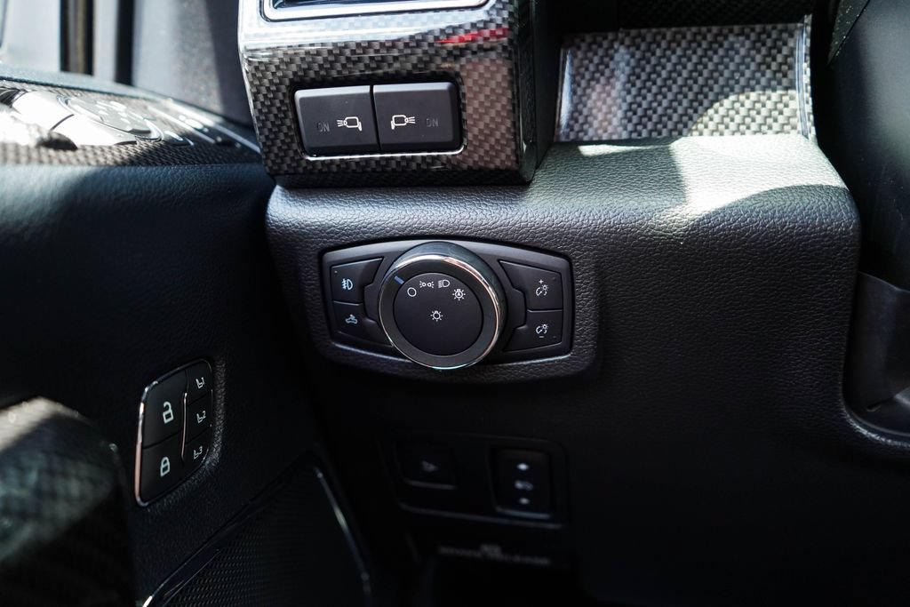 Used 2020 Ford F250 Lariat w/ Lariat Ultimate Package AWD/4WD image 35