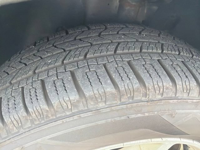 Used 2017 Ford Explorer XLT AWD/4WD image 6