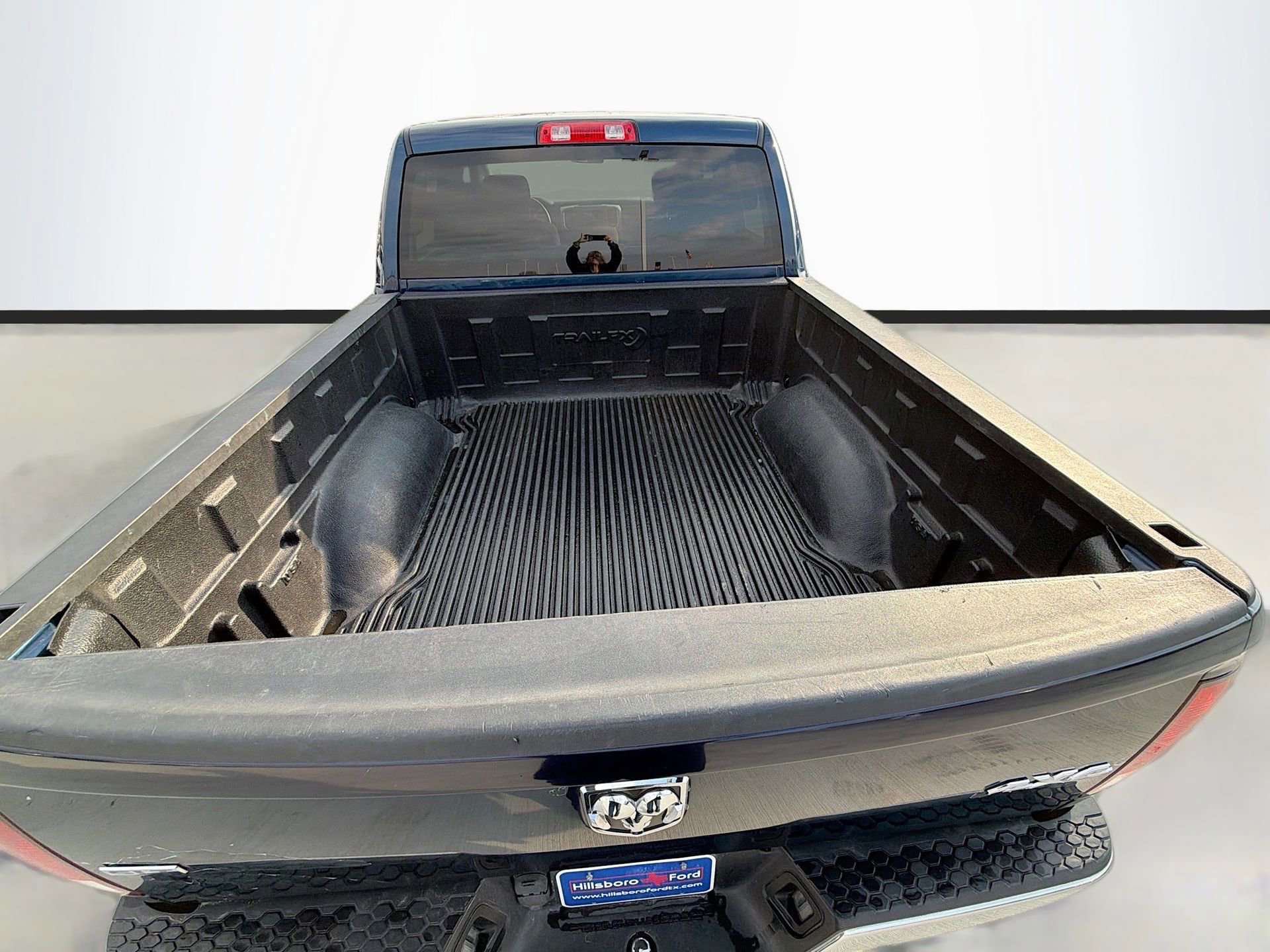 Used 2021 RAM 1500 Classic SLT image 31