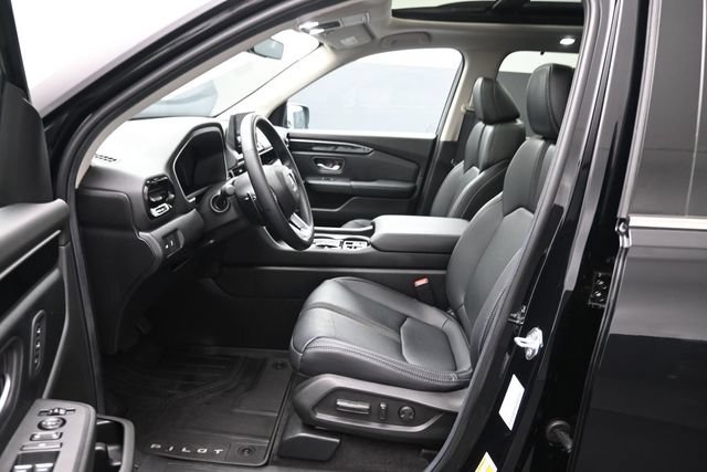 Used 2025 Honda Pilot Touring image 10