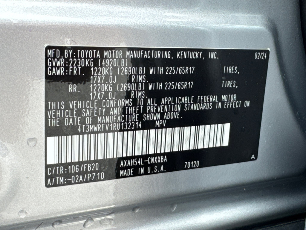 Used 2024 Toyota RAV4 LE AWD/4WD image 32