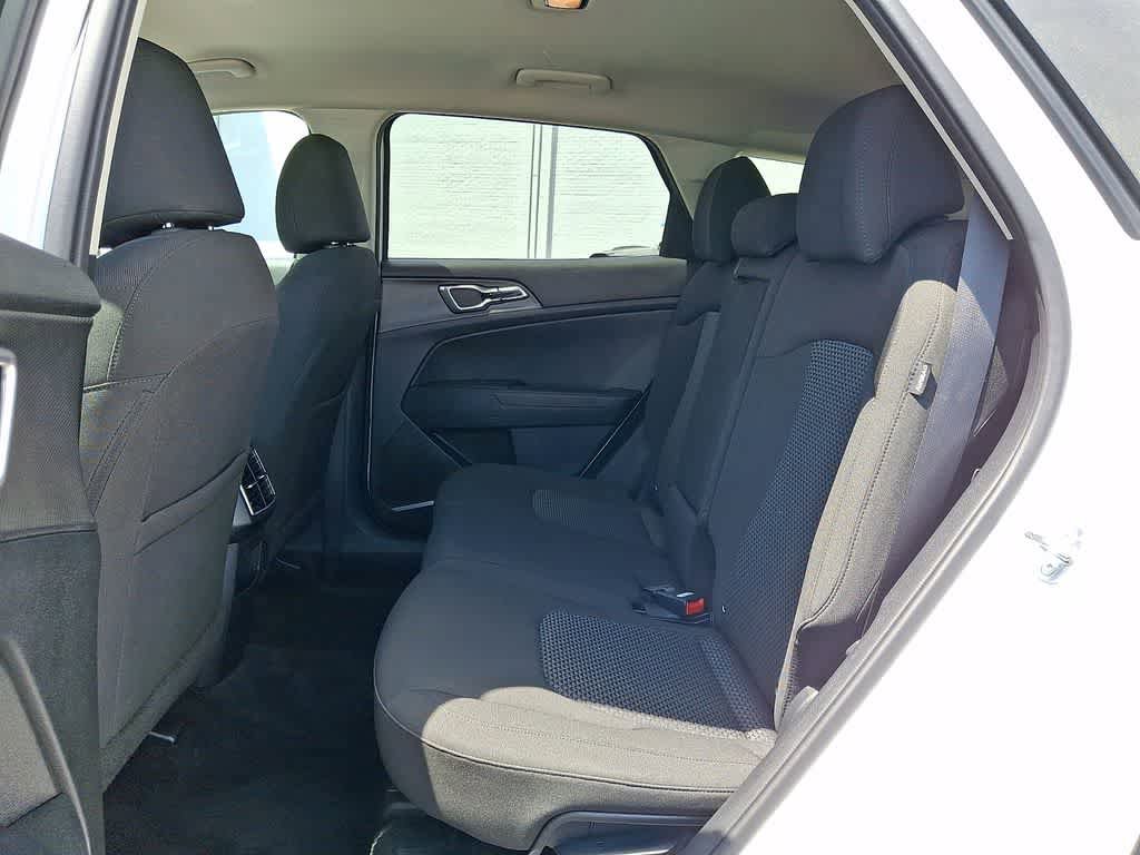Used 2025 Kia Sportage LX image 11
