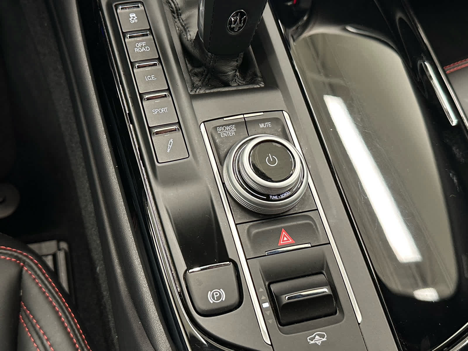 Used 2023 Maserati Levante GT AWD/4WD image 29