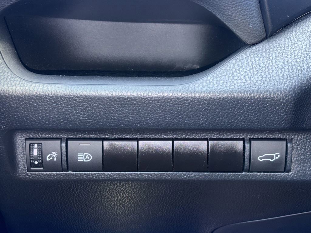 Used 2024 Toyota RAV4 XLE w/ Convenience Package FWD image 27