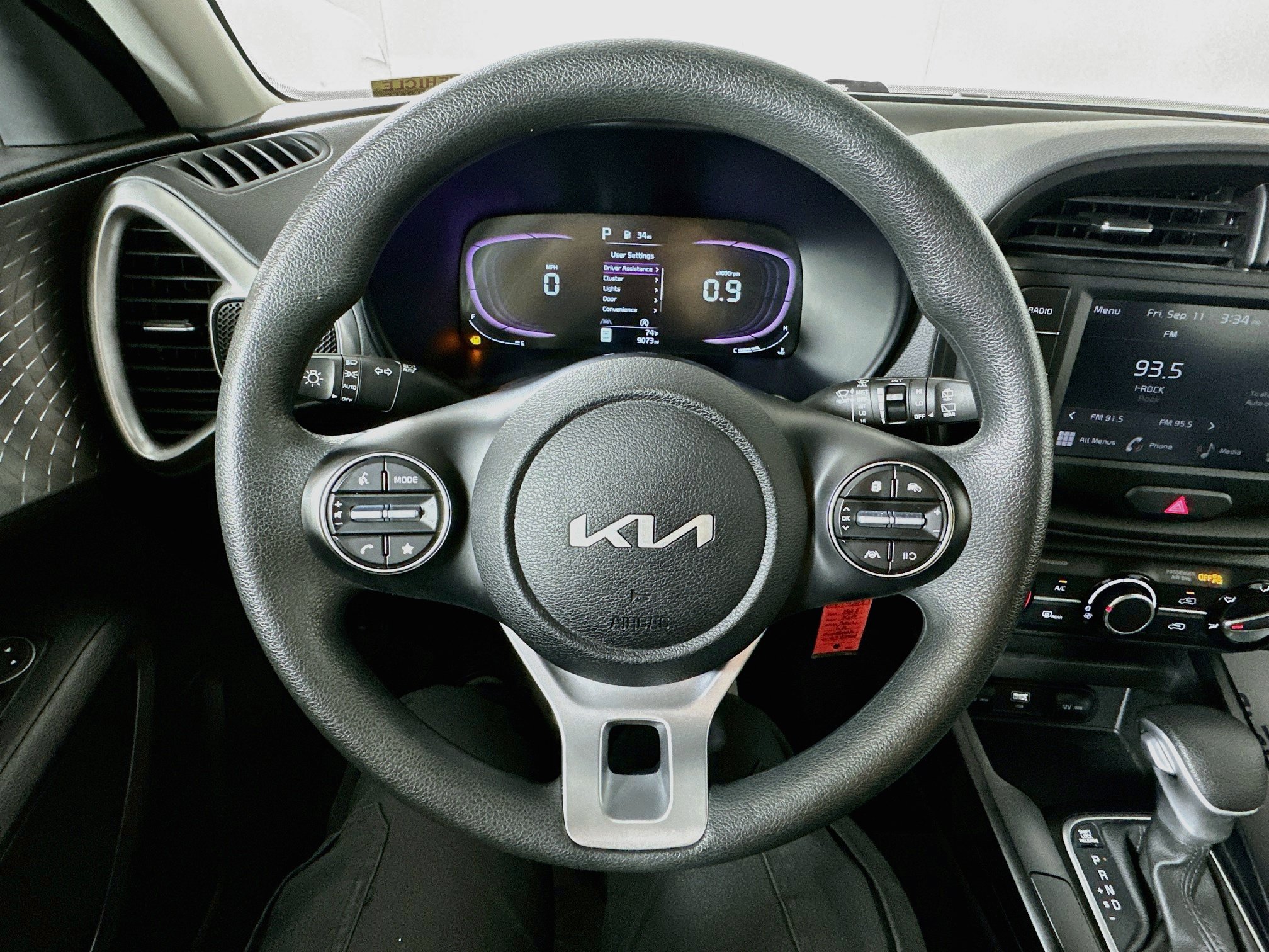 Certified 2025 Kia Soul LX w/ LX Technology Package FWD image 11