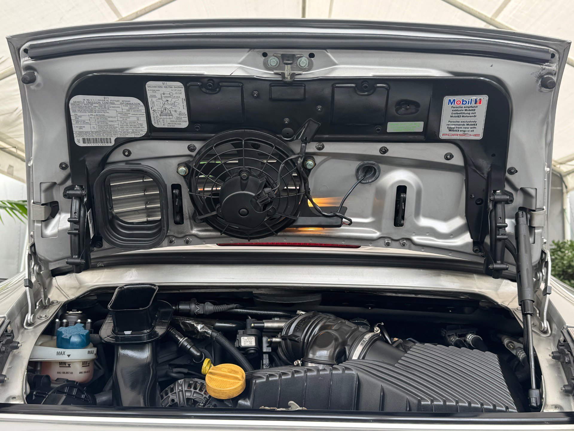 Used 1999 Porsche 911 Cabriolet image 20