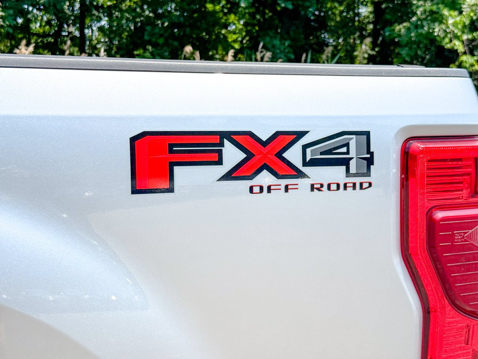 Certified 2020 Ford F250 XLT w/ FX4 Off-Road Package AWD/4WD image 5