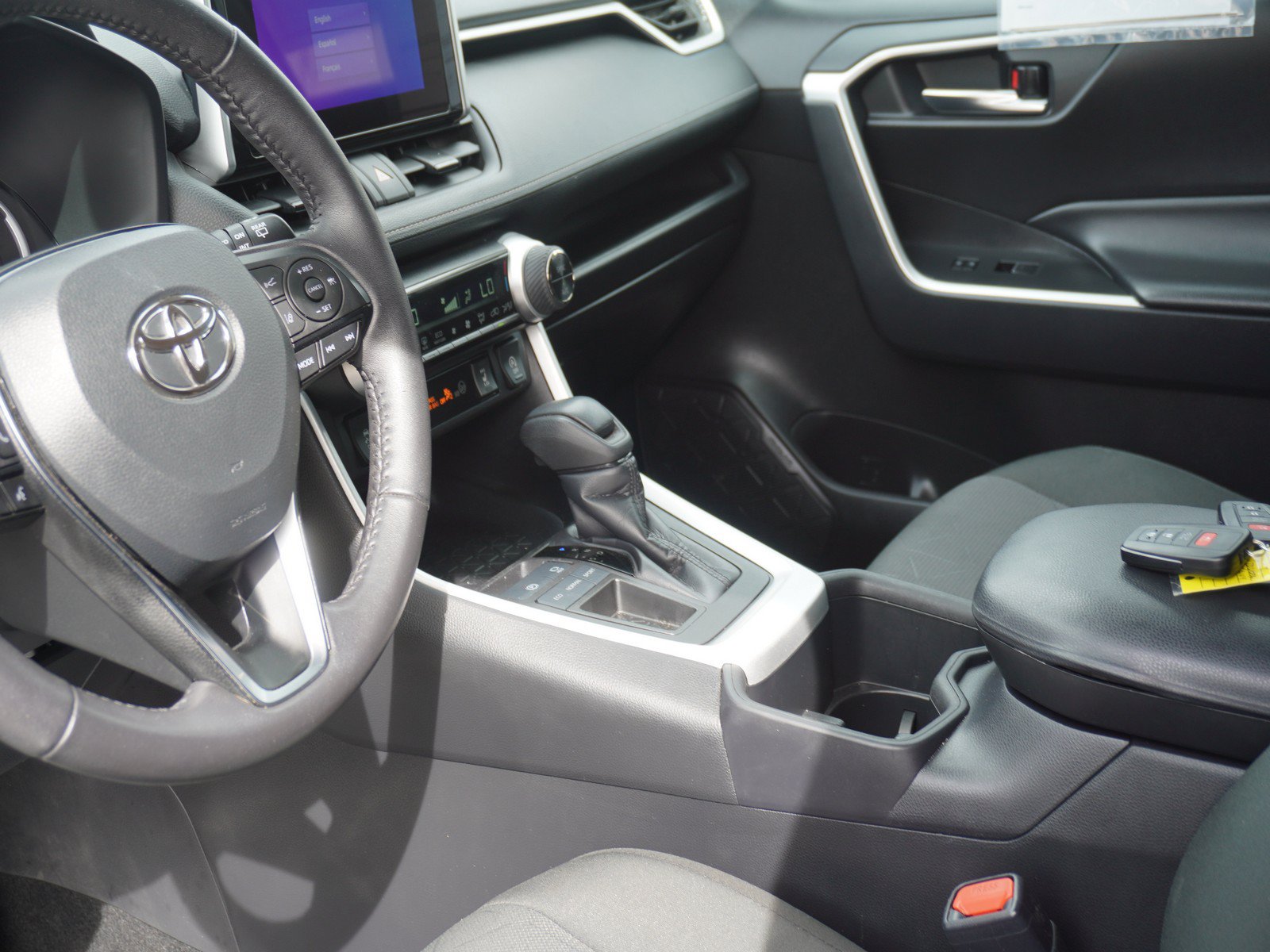 Used 2024 Toyota RAV4 XLE w/ Convenience Package FWD image 22