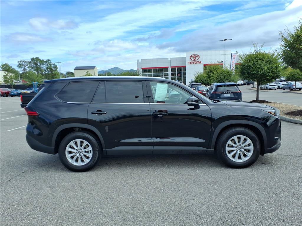 Certified 2025 Toyota Grand Highlander AWD image 3