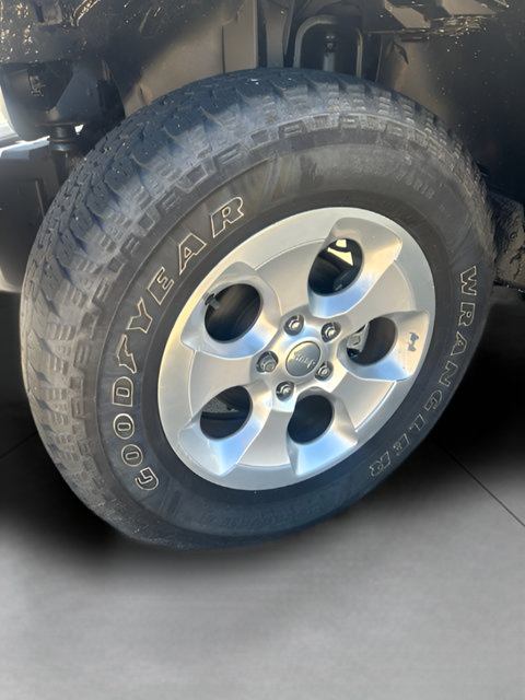 Used 2013 Jeep Wrangler Sahara w/ Dual Top Group AWD/4WD image 22