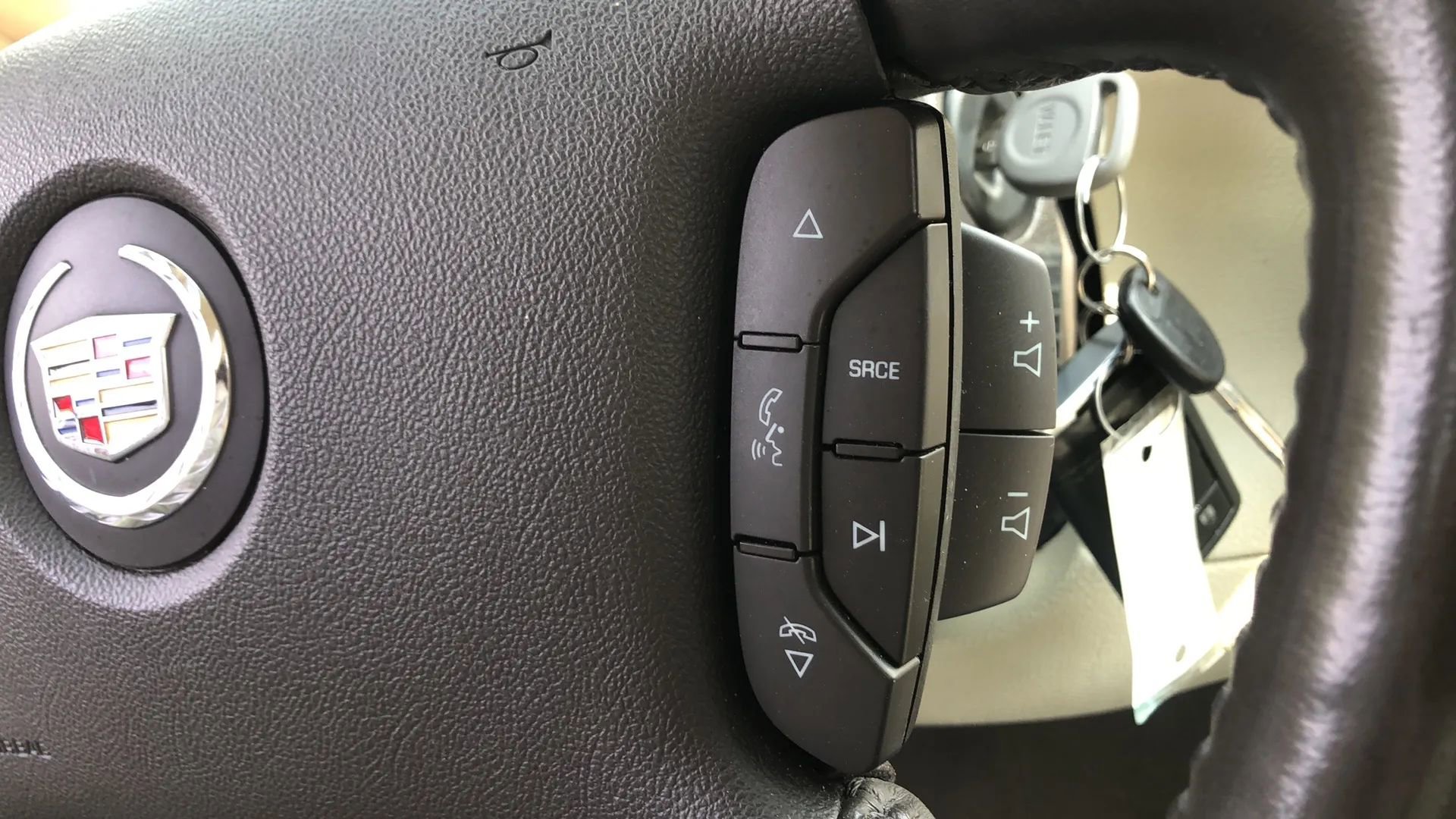 Used 2011 Cadillac DTS Platinum image 31