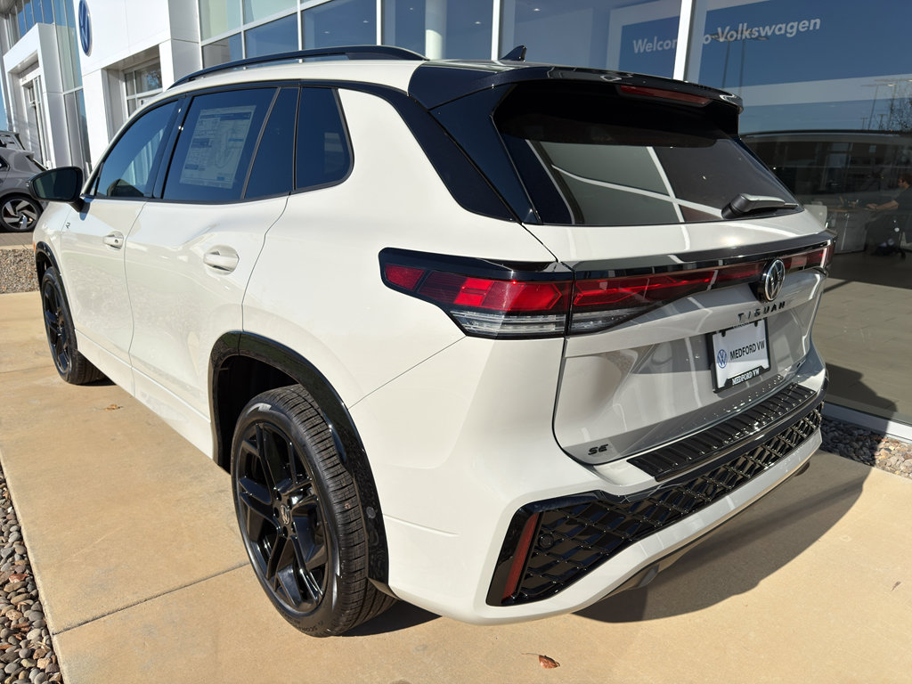 New 2026 Volkswagen Tiguan SE R-Line image 7