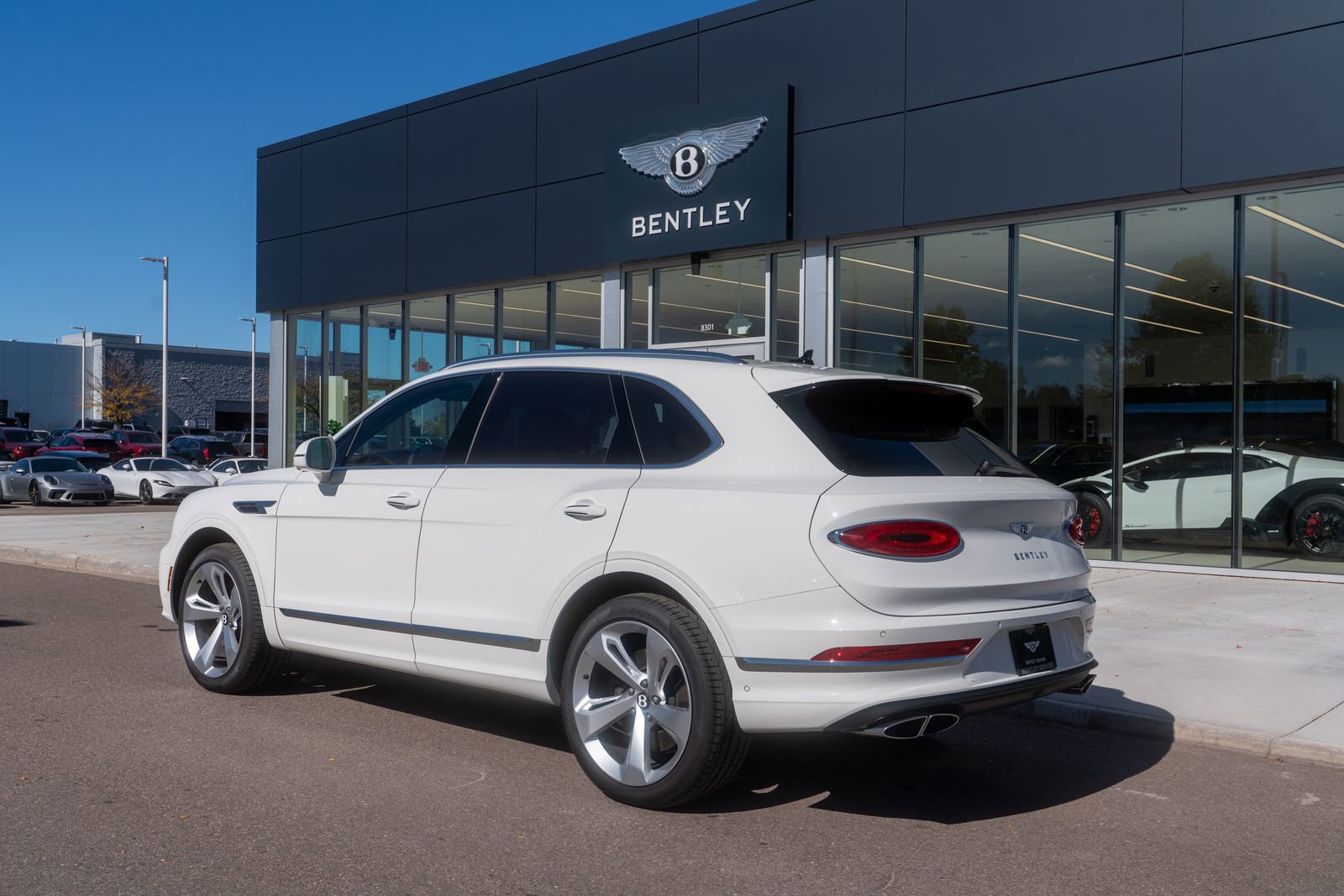 Used 2025 Bentley Bentayga image 10