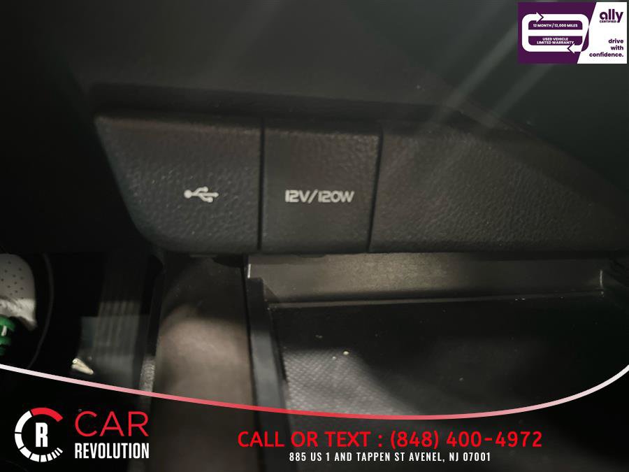 Used 2021 Toyota Camry SE FWD image 21
