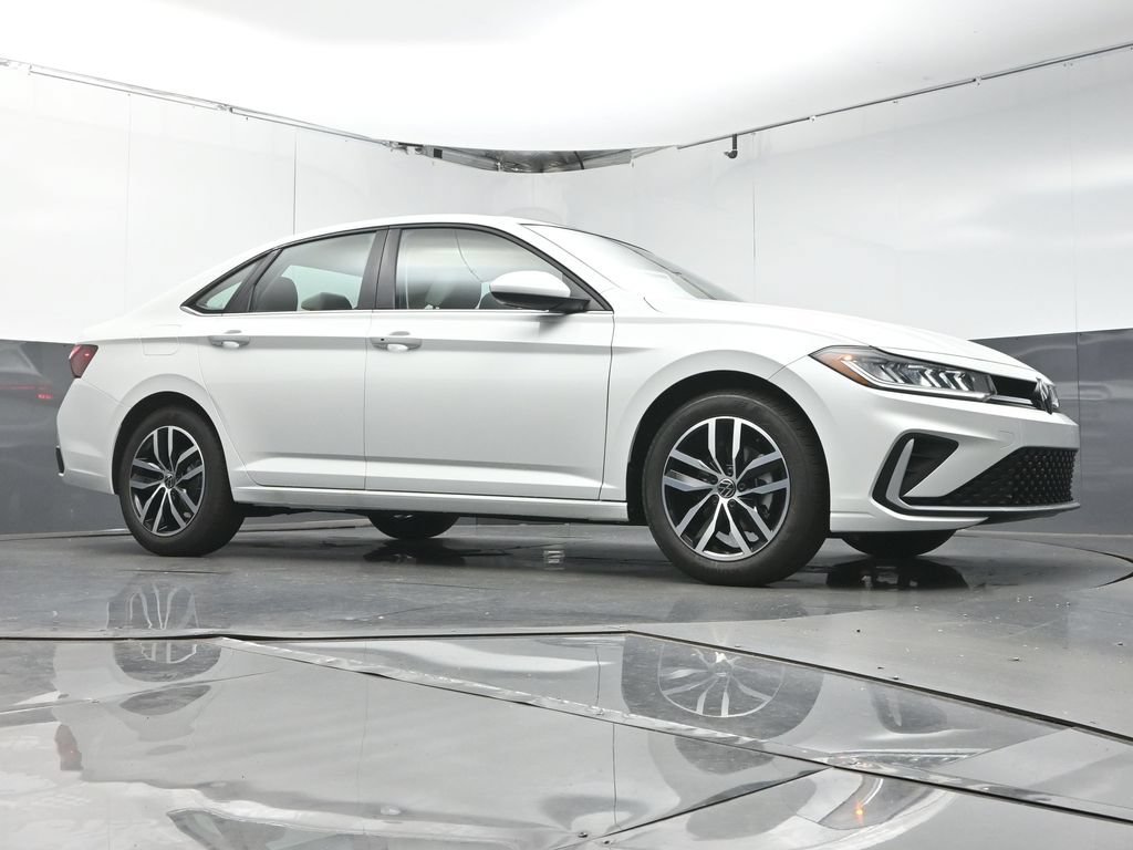 New 2026 Volkswagen Jetta SE FWD image 37
