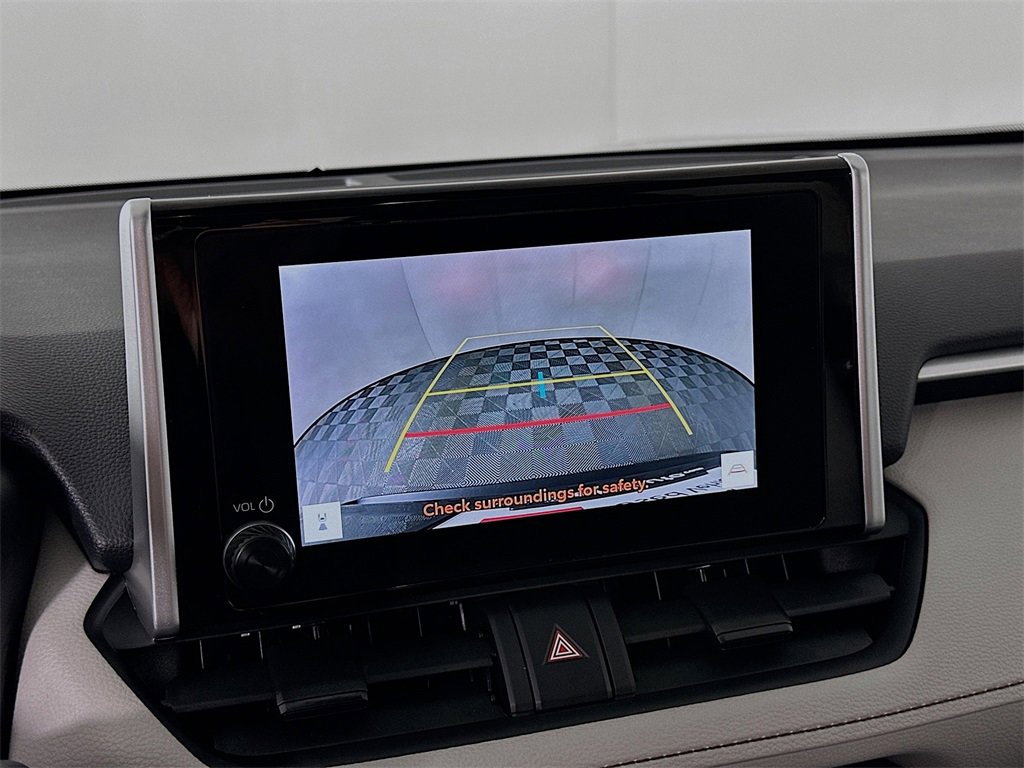 Used 2025 Toyota RAV4 XLE image 20