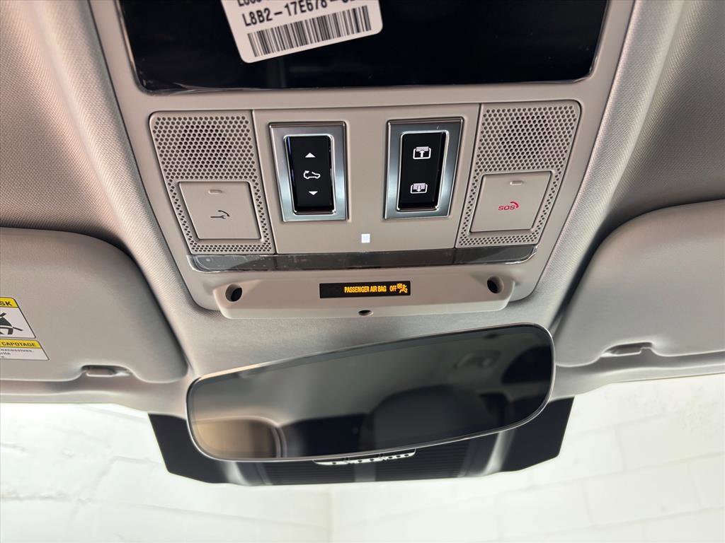 Used 2026 Land Rover Defender 110 S image 12