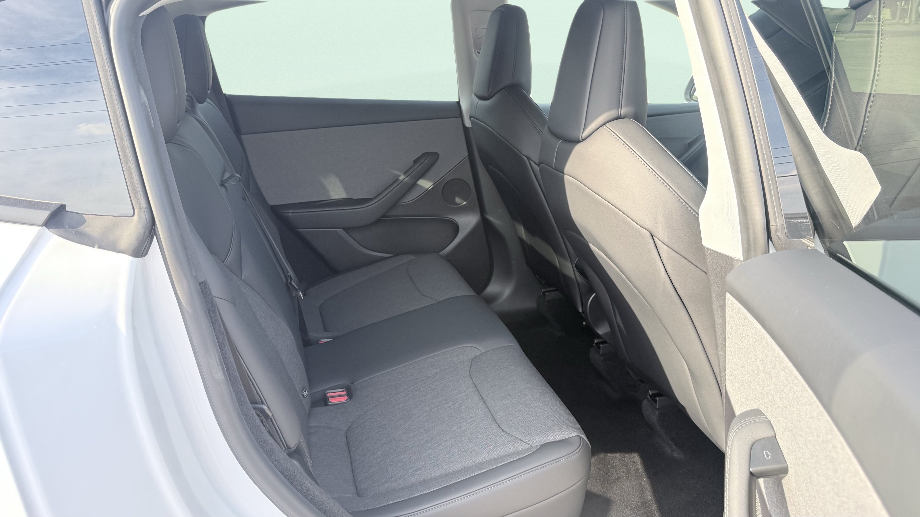 Used 2026 Tesla Model Y 2WD image 31