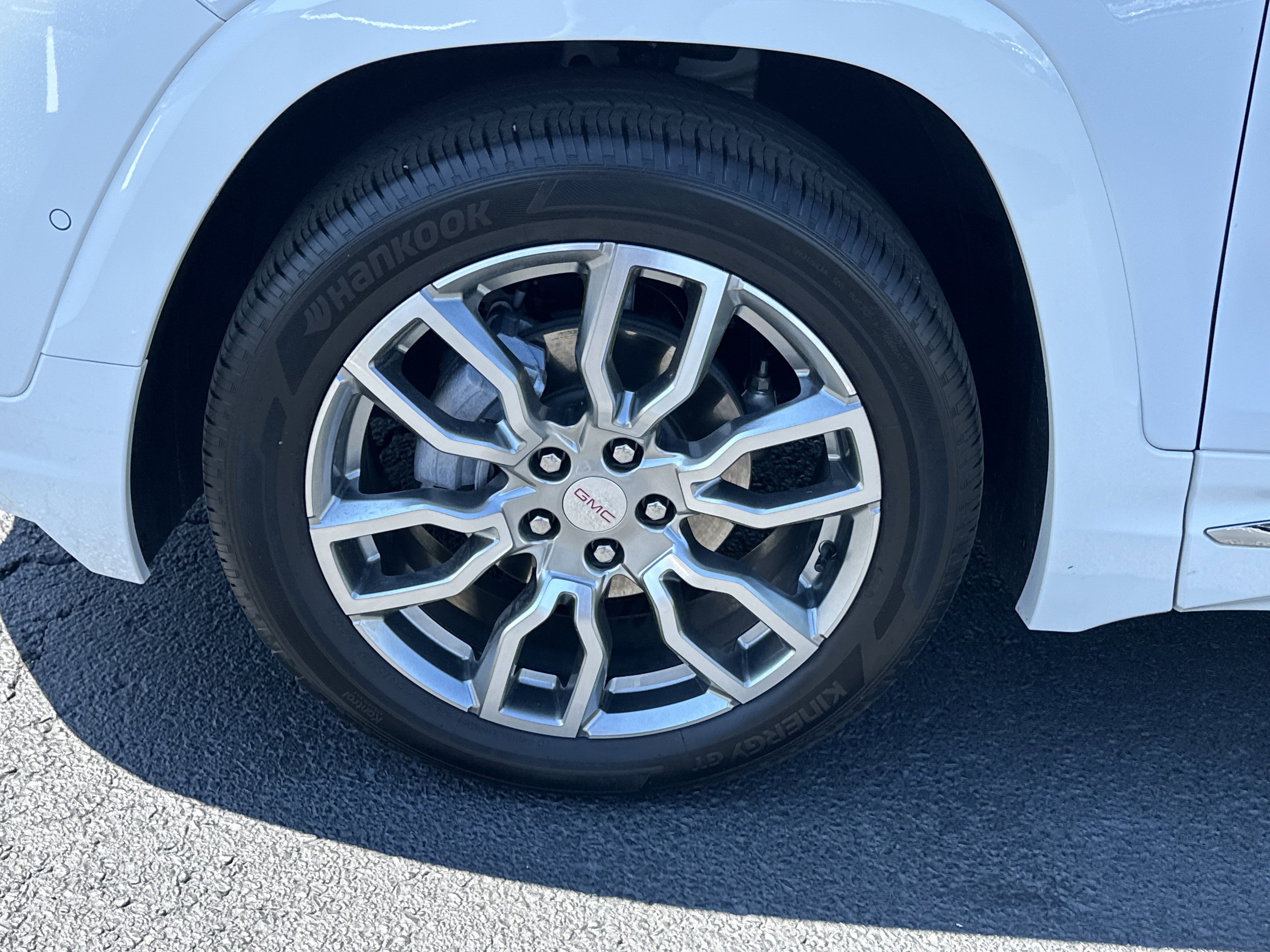 Used 2023 GMC Terrain Denali w/ Denali Premium Package image 11