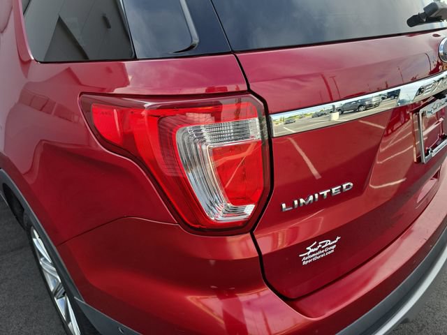 Used 2017 Ford Explorer Limited w/ Equipment Group 303A AWD/4WD image 23