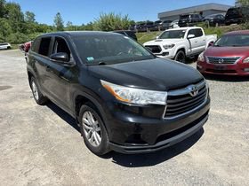 Used 2014 Toyota Highlander LE AWD/4WD image 3