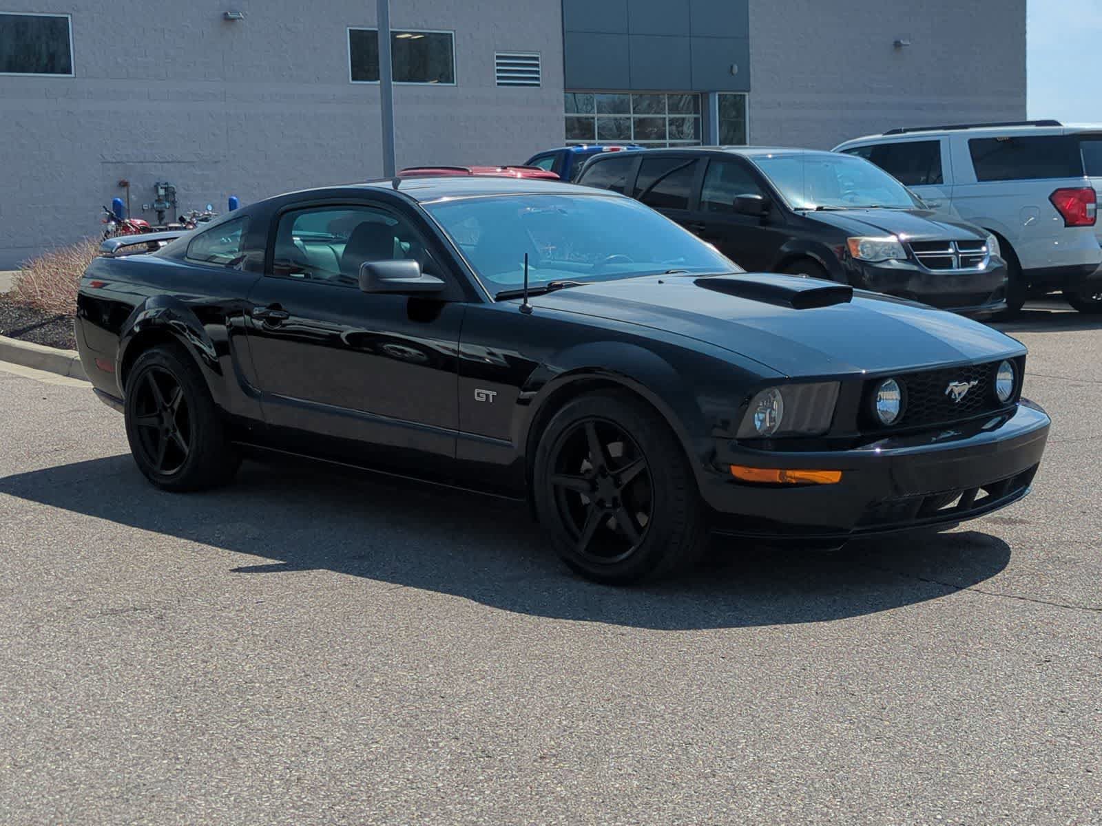Used 2008 Ford Mustang GT Premium RWD image 2