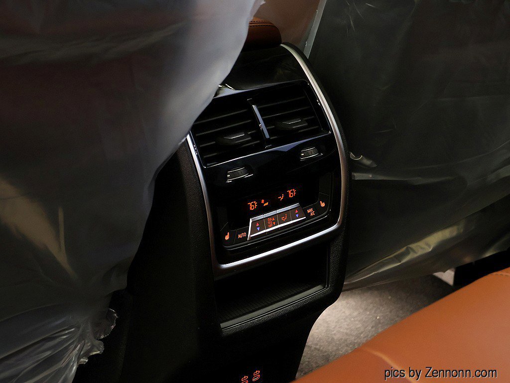 Used 2026 BMW X5 M60i AWD/4WD image 12