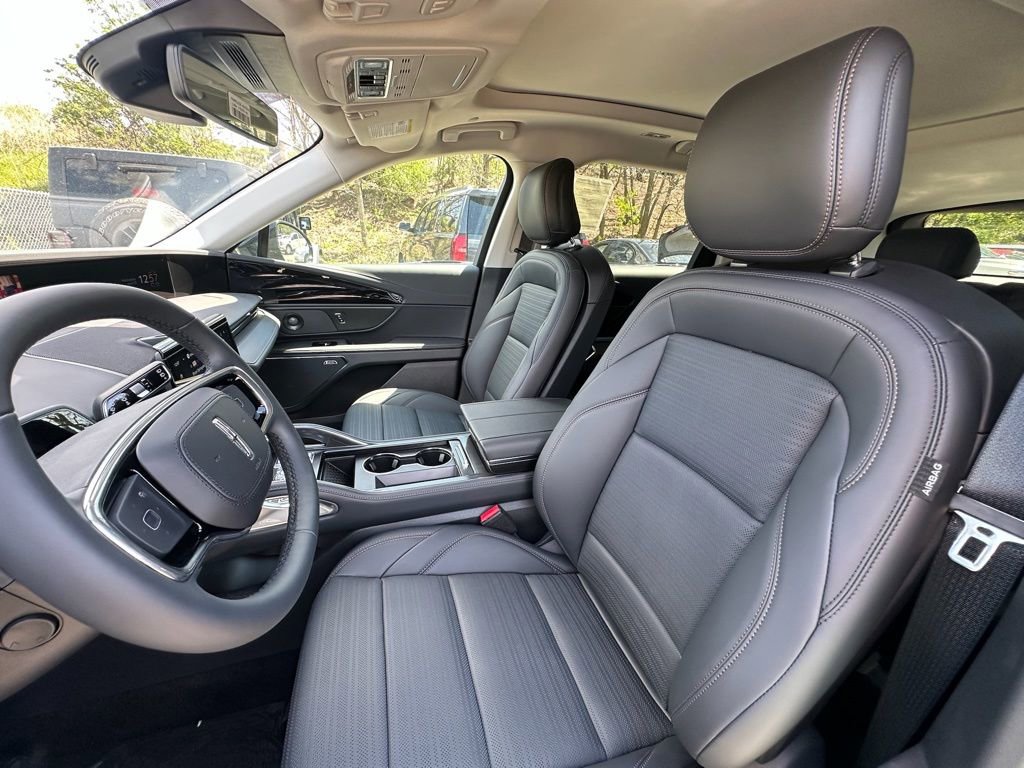 New 2026 Lincoln Nautilus Reserve w/ Jet Appearance Package AWD/4WD image 17