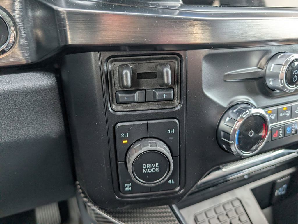 New 2026 Ford F250 Lariat w/ Black Appearance Package image 20